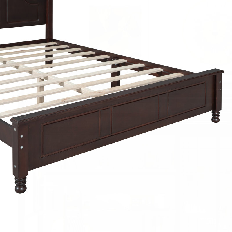 Grand lit plateforme avec structure en bois manufacturé, lit plateforme de style rétro avec support en lattes de bois massif et manufacturé, noyer foncé