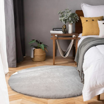 Tapis gris en fausse fourrure de lapin Hiroaki