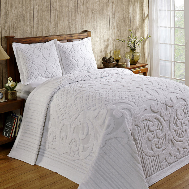 Ashton Collection 100% Cotton Chenille Full/Double Bedspread Set, Traditional Tufted Medallion Bedding with Matching Shams, OEKO-TEX Certified, Soft, Breathable, Machine Washable, All-Season, White