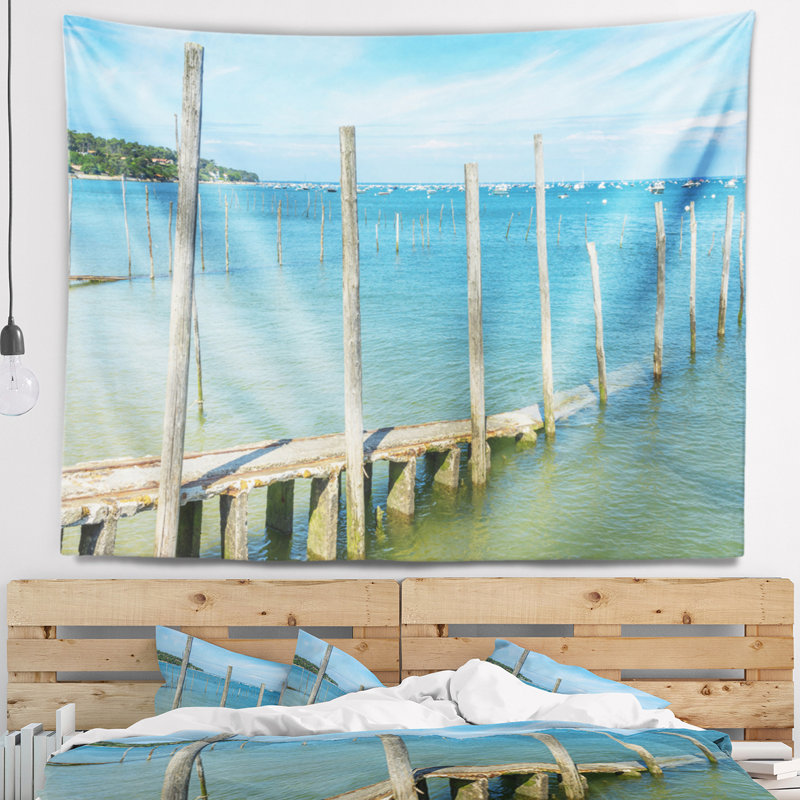 Tapisserie «Seascape Wooden Pies» par Blue Sea, H 32 po x l 39 po