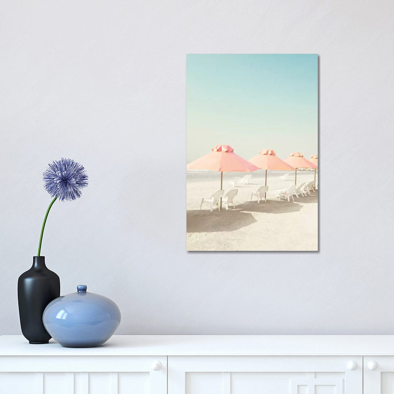 «Pastel Umbrellas in the Beach» par Caroline Mint, reproduction d'art graphique sur toile tendue