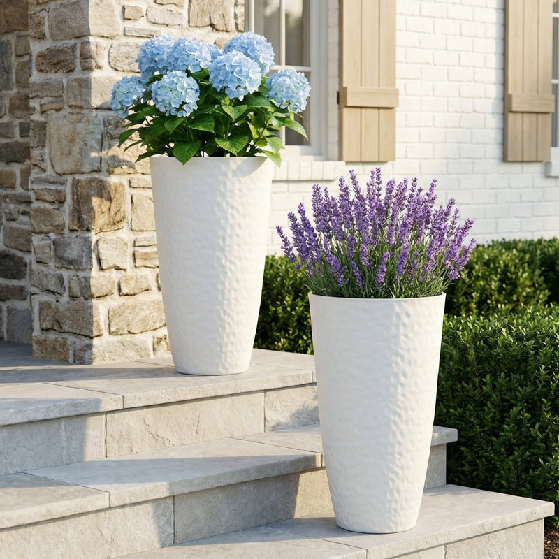Pot à fleurs effilé de 21,7 po de hauteur avec finition texturée, Blanc