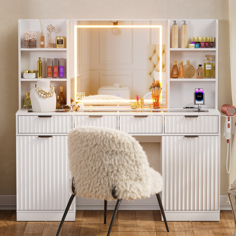 Grand bureau de meuble-lavabo cannelé de 55 po avec miroir et lumières, meuble-lavabo à plateau en verre avec station de charge, tiroirs, coiffeuse avec modes d'éclairage 3 couleurs pour la chambre à coucher, blanc
