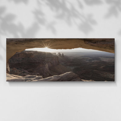 Sunrise Mesa Arch - Toile tendue avec châssis - Prêt à accrocher