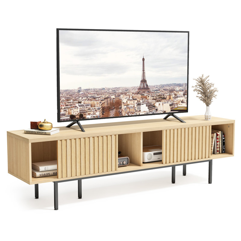 Ce meuble télé de style bohémien convient aux téléviseurs de 45/55/65/75 pouces, comporte des portes encastrées et des tablettes ouvertes, et peut être utilisé comme rangement dans un centre de divertissement, un salon ou une chambre à coucher