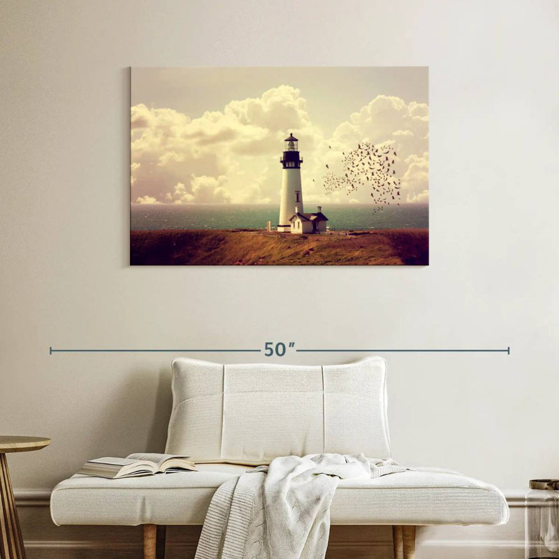 Old white lighthouse Aletra, H 26 po x l 39 po