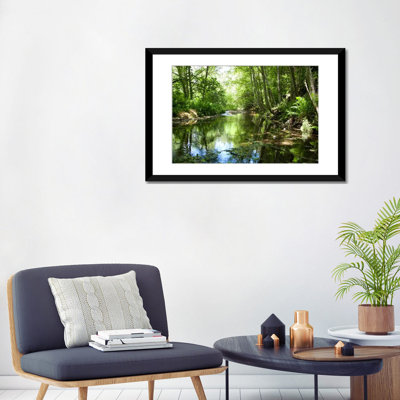 «Scène le long de l'eau III» par Golie Miamee, reproduction sur toile tendue sur châssis
