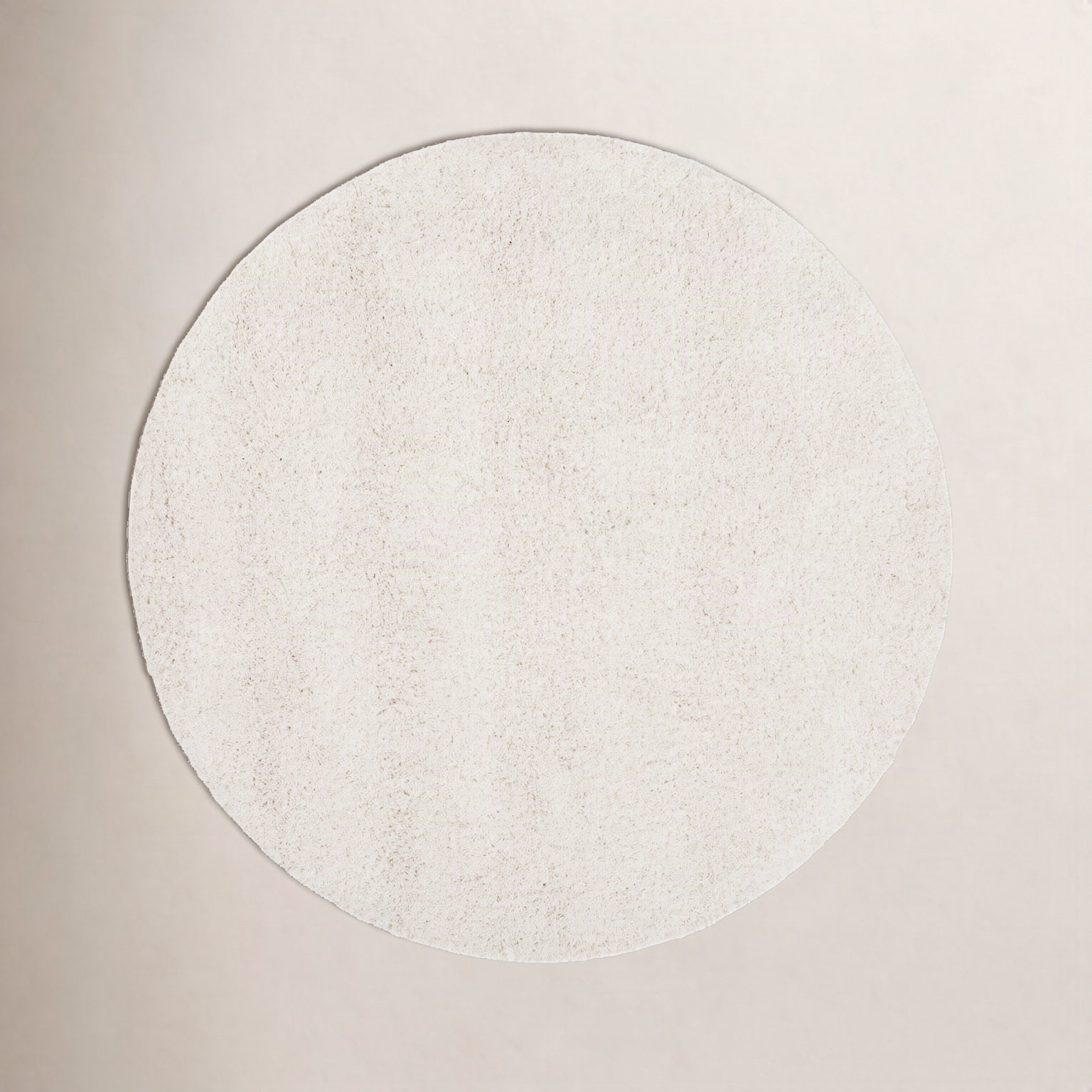 Ivory Shag Rug, Round 3'