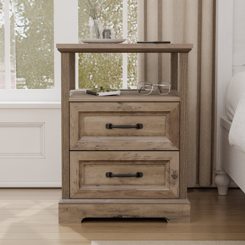 Kadric 17.7'' W Farmhouse Nightstand With Charging Station, Gray