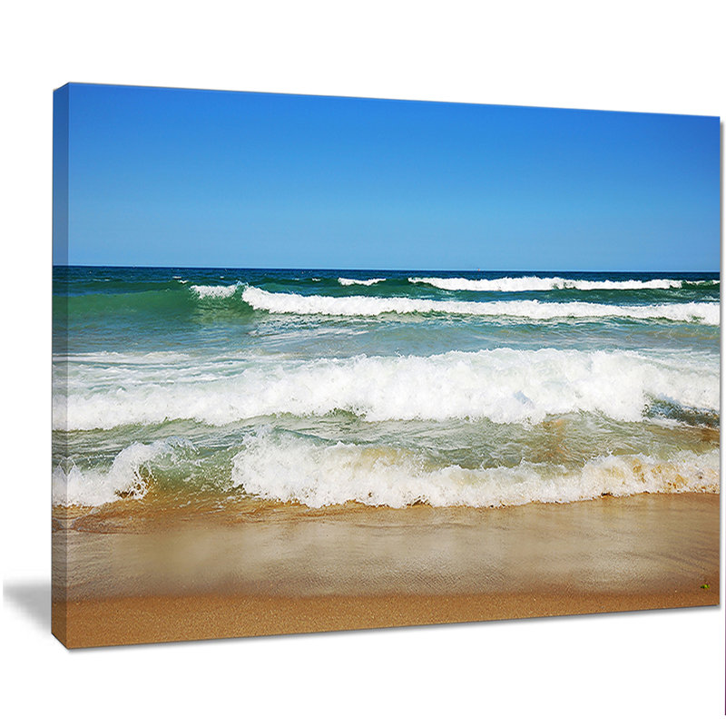 «Beautiful Empty Beach Under Blue Sky», reproduction de photo sur toile tendue, H 30 po x l 40 po x P 1 po