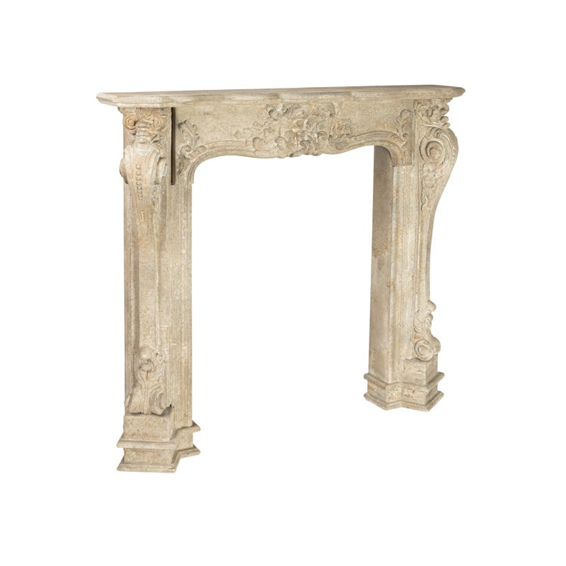 Manteau de cheminée décoratif en bois orné patiné, Blanc cassé