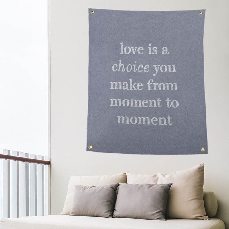 Tapisserie de polyester, l’amour d’écriture est un choix de citation, H 80 po x l 59 po, Bleu / Blanc