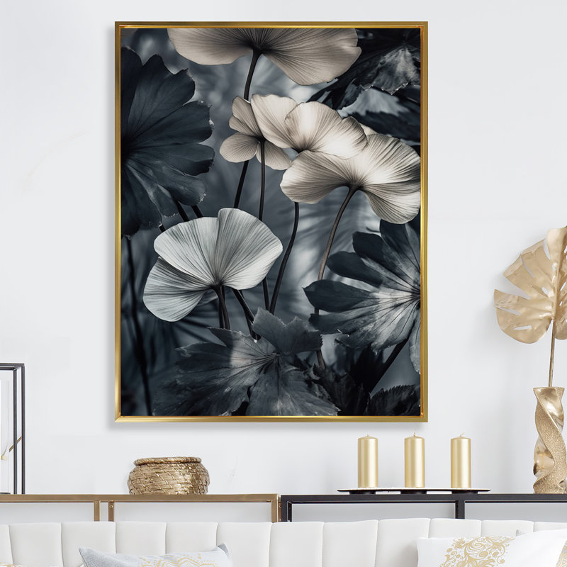 «Tropical Ginkgo Leaves I» sur toile, H 20 po x l 12 po x P 1 po, Cadre flottant doré