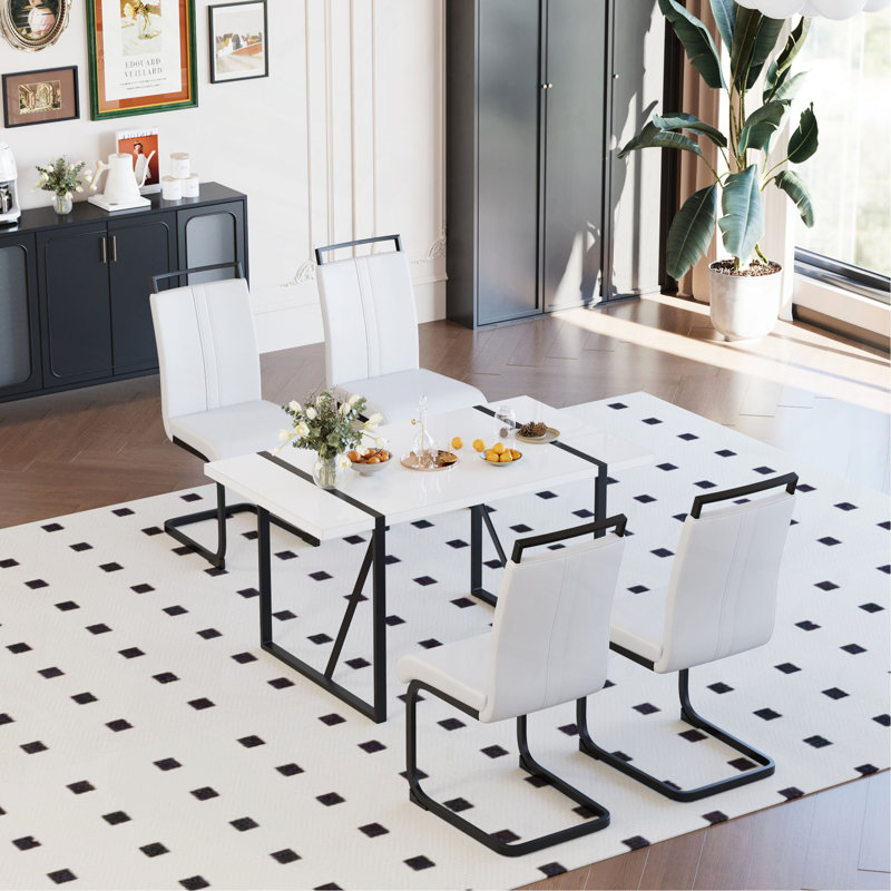 Ensemble de table de salle à manger en bois aggloméré rectangulaire blanc de 55 po et 4 chaises sans accoudoirs, ensemble de chaises de cuisine en métal noir