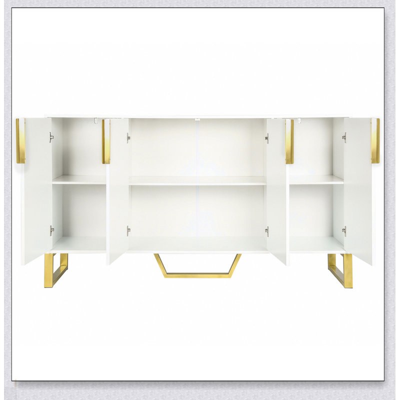 Buffet moderne avec quatre portes, poignées, pieds et tablettes réglables pour un rangement et un style améliorés
