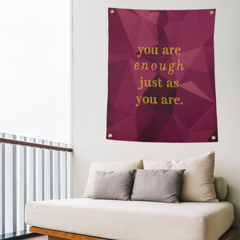 Tapisserie «Polyester You Are Enough» en polyester, H 80 po x l 59 po, Spinelle / or