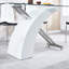 Table rectangulaire en verre pour salle à manger moderne - Idée de décoration intérieure élégante avec intérieur