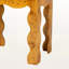 La table de bout Eloise Natural Burl Wood est moderne et contemporaine
