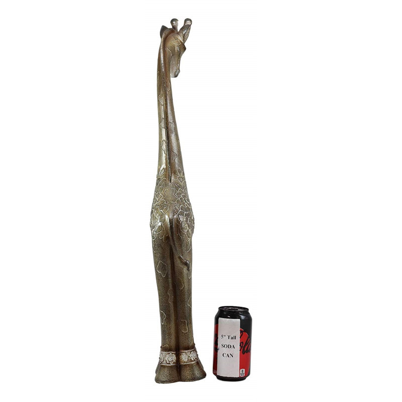 Giraffe debout et élégant avec taches statuees abstraites Tenessa