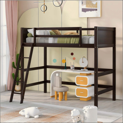 Lit mezzanine en bois avec échelle