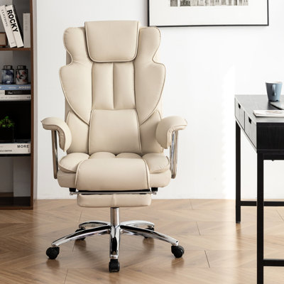 Fauteuil de bureau grande taille beige en cuir ergonomique inclinable avec repose-pieds, supportant jusqu'à 227 kg (500 lb), idéal pour la décoration intérieure et l'espace de travail à domicile. Dossier haut.