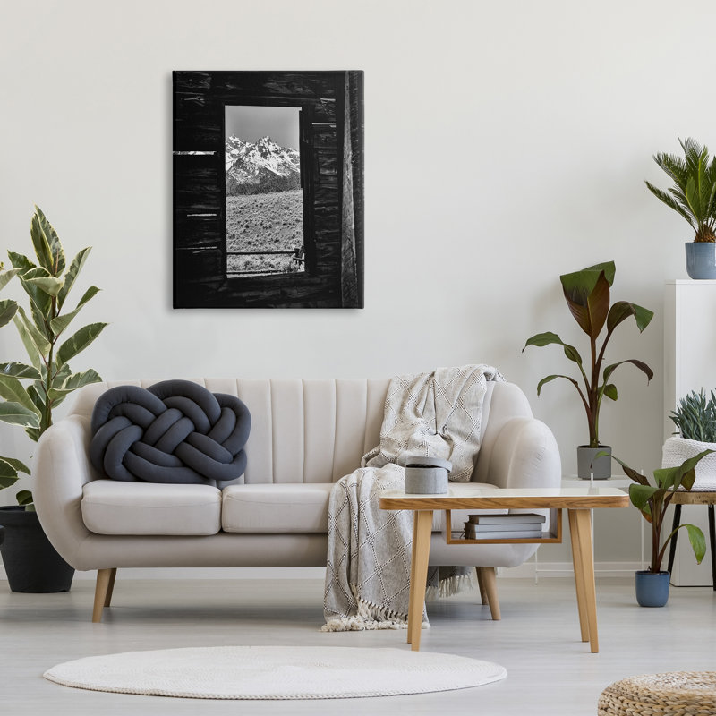 «Millwood Pines Mountain in Cabin Window» par Daniel Sproul, H 40 po x l 30 po x P 1,5 po