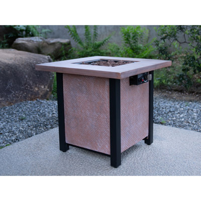 Foyer de table d'extérieur au gaz propane de 25 po H 50 000 BTU, procédé de sculpture résistant aux intempéries pour des matériaux écologiques avec l'effet du grain de tissage du rotin