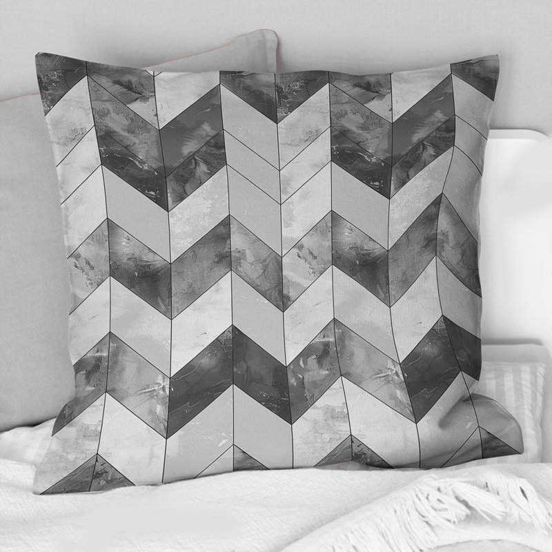 Coussin décoratif blanc et gris à motif de chevrons - Glam, H 16 po x l 16 po
