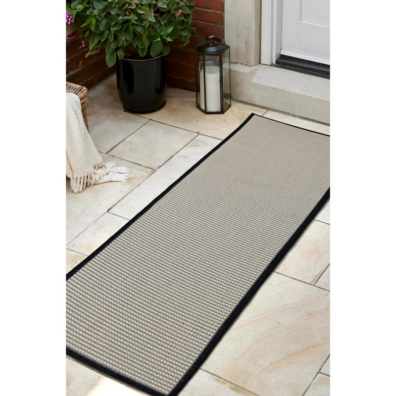 Taisier Solid Colour Area Rug, Runner 5'7" x 16'8"