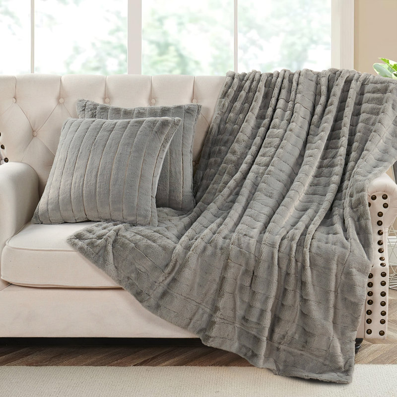 Jeté en fausse fourrure Luxury, Argent, 50 po x 60 po