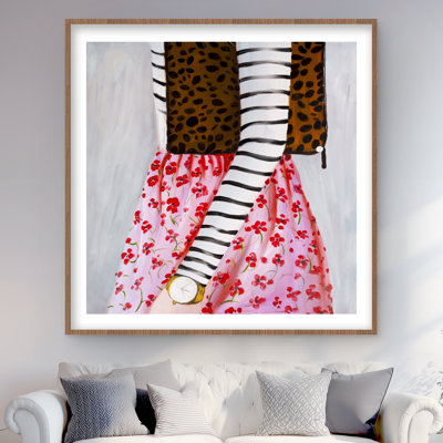 «Fashionable Woman with Leopard Bag», reproduction encadrée noire