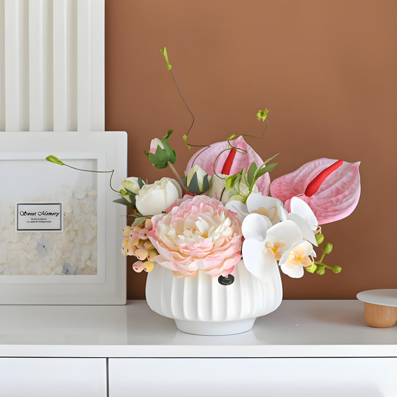 Ornements de fleurs simulées