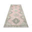 Tapis de couloir unique en laine noué à la main des années 1960 de 4 pi 10 po x 12 pi 11 po en rose / ivoire / noir