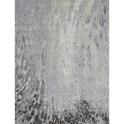 Area Rug in Ivory