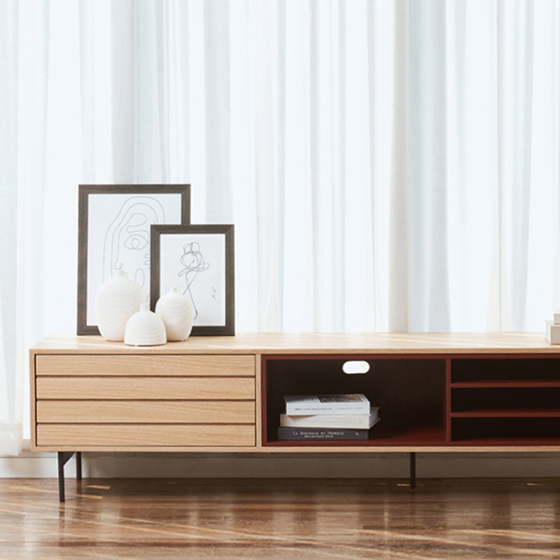 Meuble télé en bois avec tablette ouverte