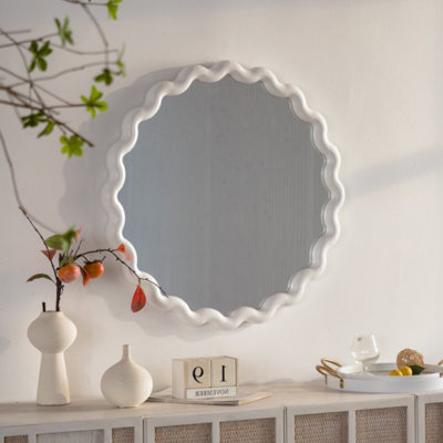 Miroir mural rond avec cadre ondulé blanc festonné, miroir décoratif décoratif pour le salon, la chambre à coucher ou la salle de bain