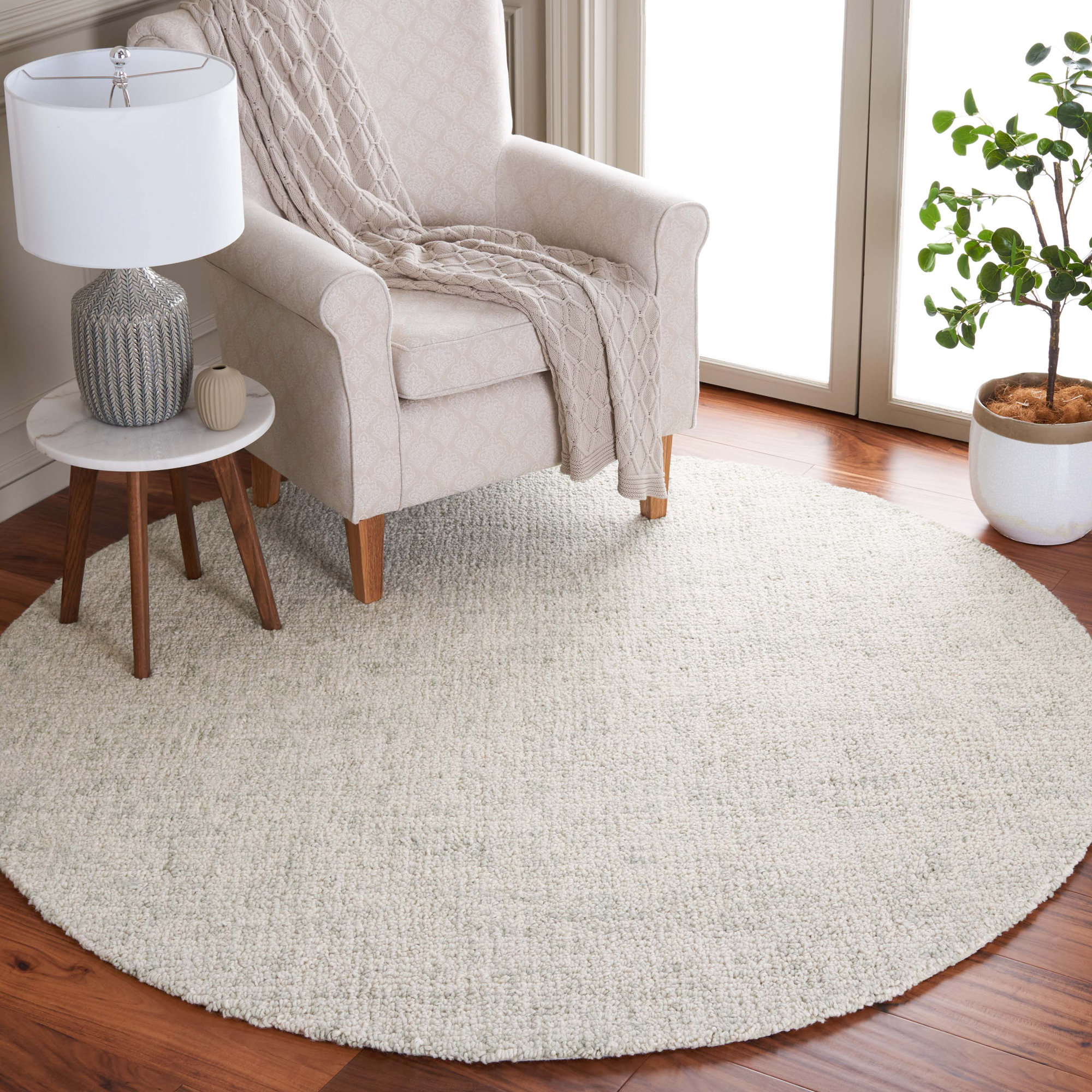 Donica Handmade Light Sage/Ivory Rug, Round 6'