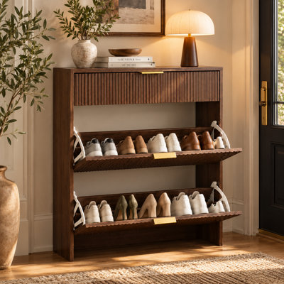 Armoire à chaussures mince avec 2 tiroirs rabattables et un tiroir de rangement, armoire à chaussures cannelée avec poignées dorées, range-chaussures autoportant pour le couloir, la chambre et le placard