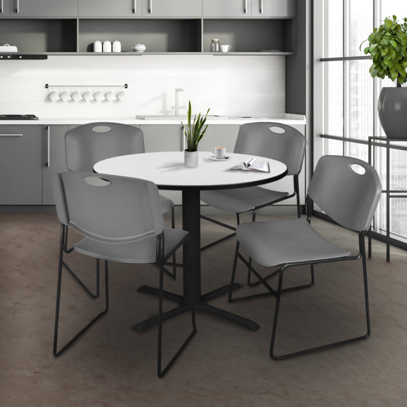 Table ronde Regence Cain et 4 chaises empilables Zeng, Blanc / gris, H 29 po x L 42 po x P 42 po