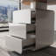 Bureaux ovales bruns en bois massif-108044835