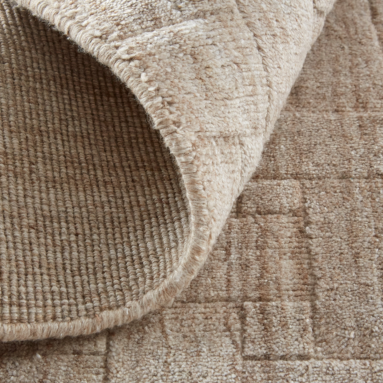 Shanta Handmade Beige Rug, Rectangle 2' x 3'