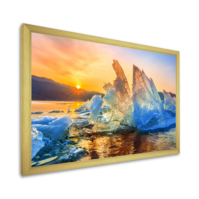 «Mini Iceberg» de l'Alaska sur toile, H 34 po x l 44 po x P 1,5 po, Encadrement doré