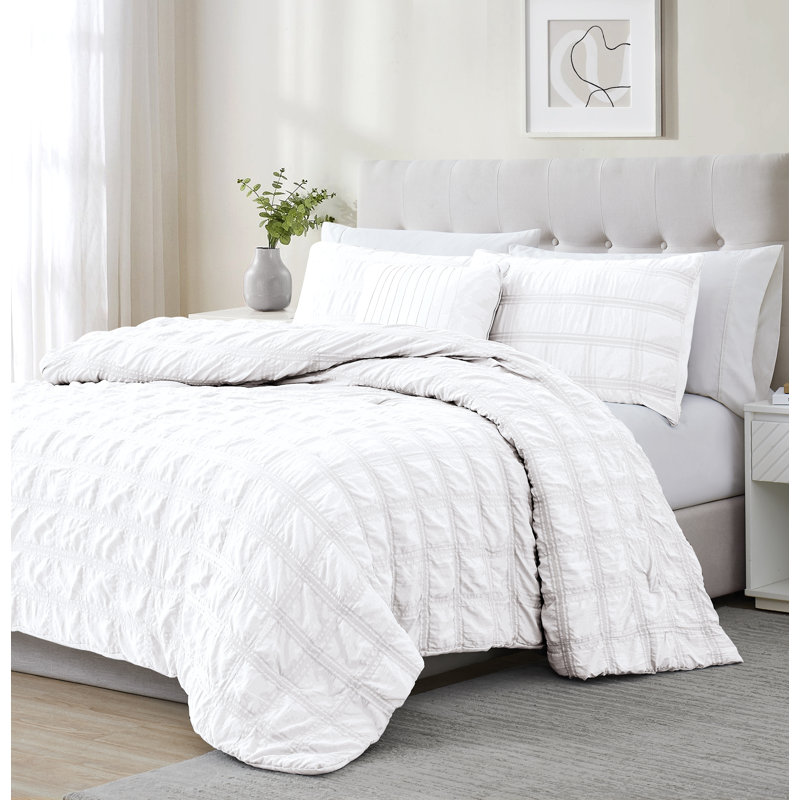 Eliza Seersucker Comforter Set, White, King Comforter + 2 King Shams