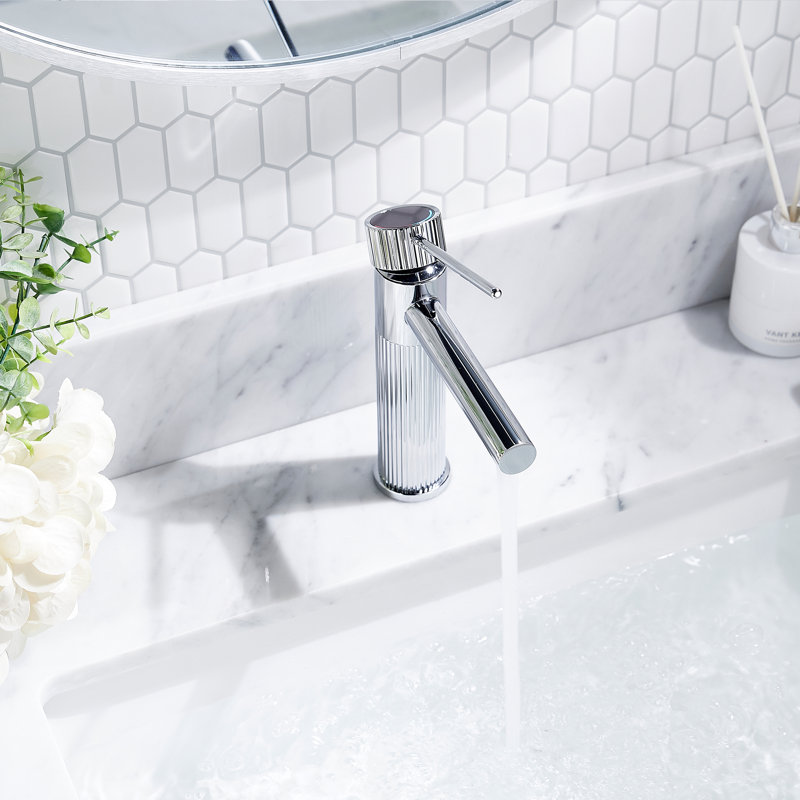 Single-Hole Single-handle Bathroom Faucet with Drain Assembly, Chrome