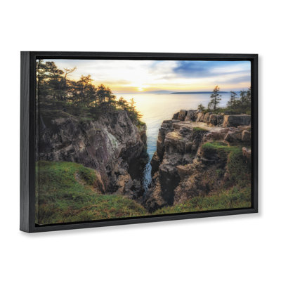 Cadre flottant Raven's Nest Cliff Landscape, design par D. Burt