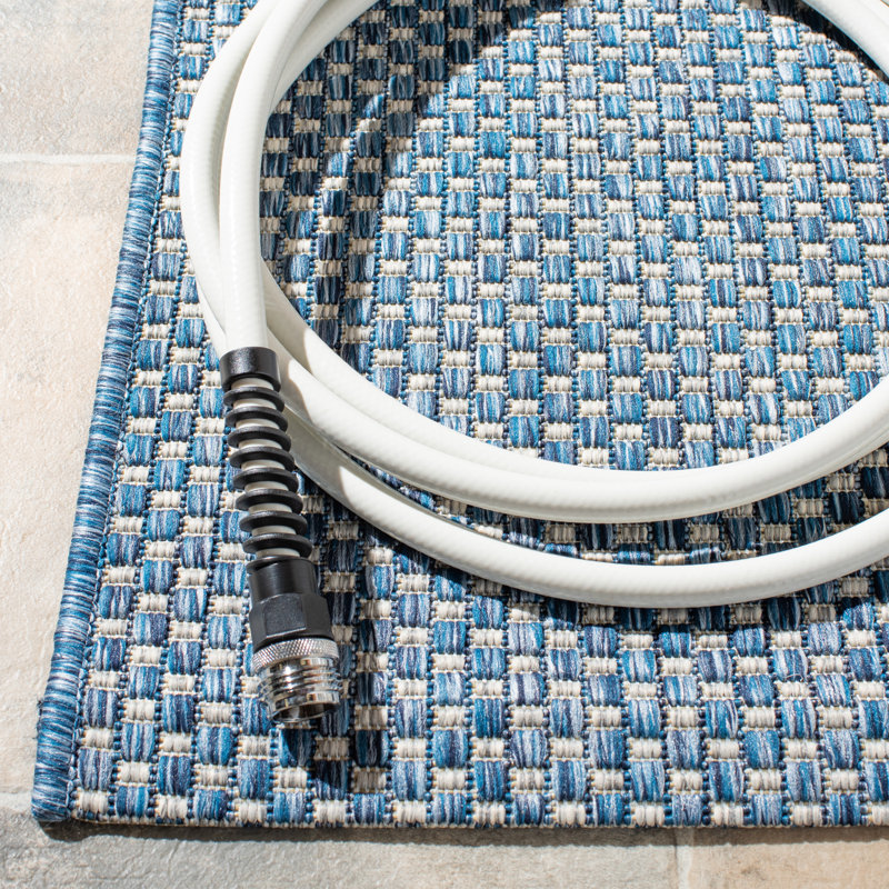 Herzberg Mull Gray Area Indoor/Outdoor Area Rug, Runner 2'3" x 6'7"