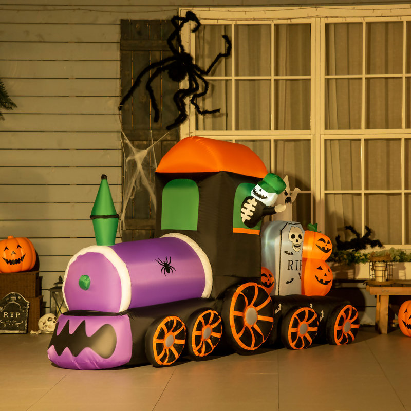 Train squelette avec fantômes gonflables
