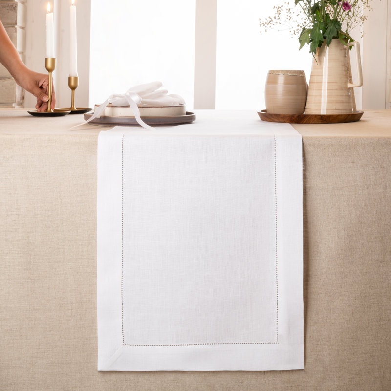 Chemin de table 100% lin D'Okok Homes, L 108 po x P 14 po, Blanc neigeux