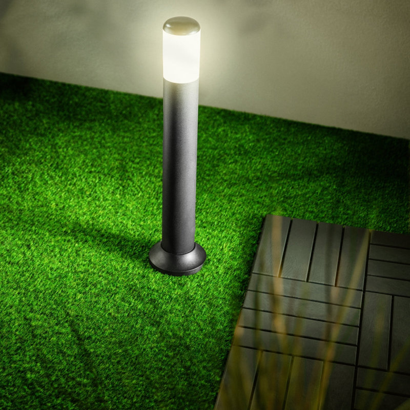 Nealson Bollards