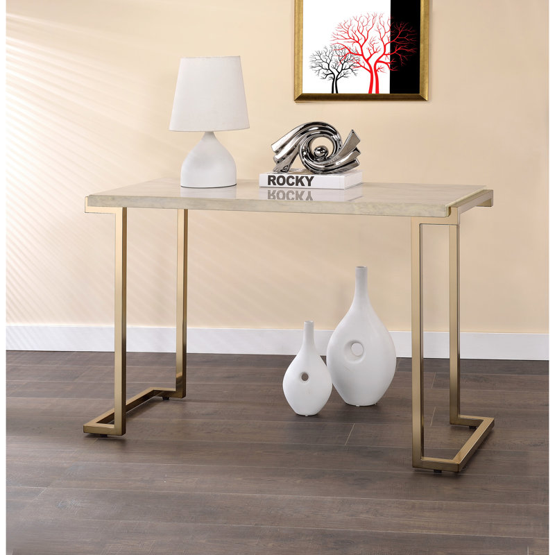 Table de chambre à coucher en faux marbre avec base en métal champagne et placage moderne